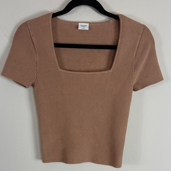 Abercrombie & Fitch Tops - NWT Abercrombie & Fitch Ottoman Square Neck Ribbed Swearer Tee in Tan Size Small